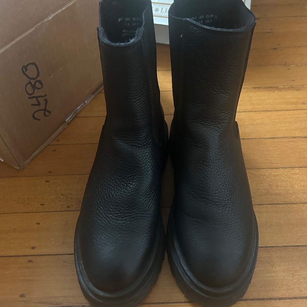 Lined Chunky Chelsea Boots